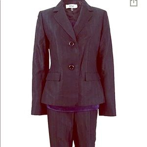 Le suit pants suit formal